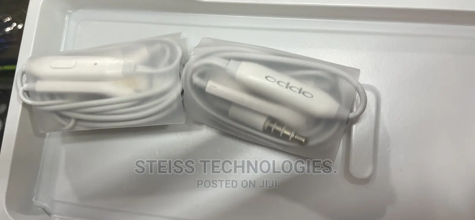 Oppo Original Earphones.