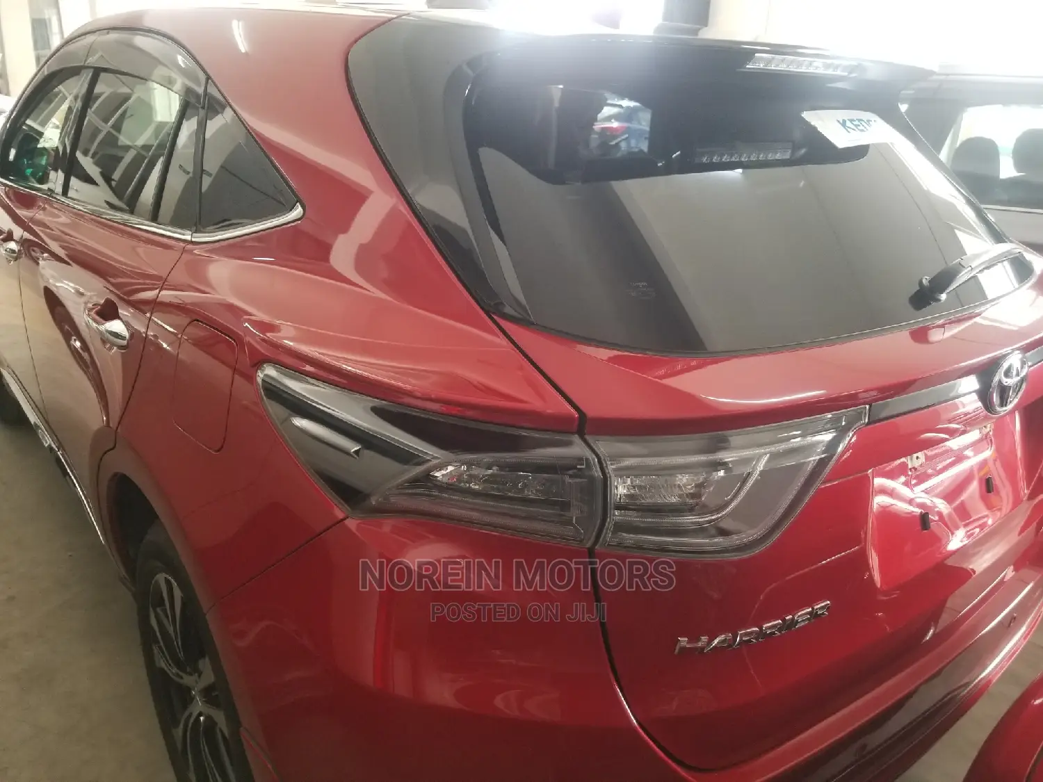Toyota Harrier 2.0 4WD 2015 Red