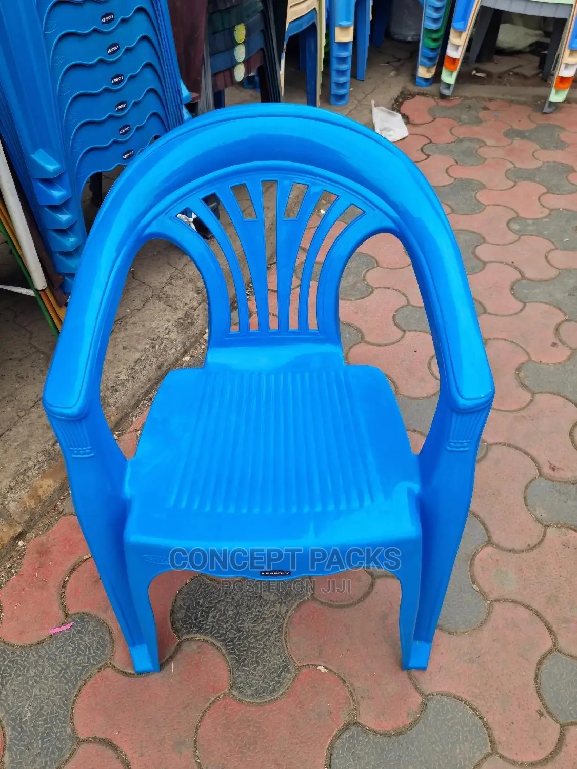 2020 Kenpoly Arm Chair.