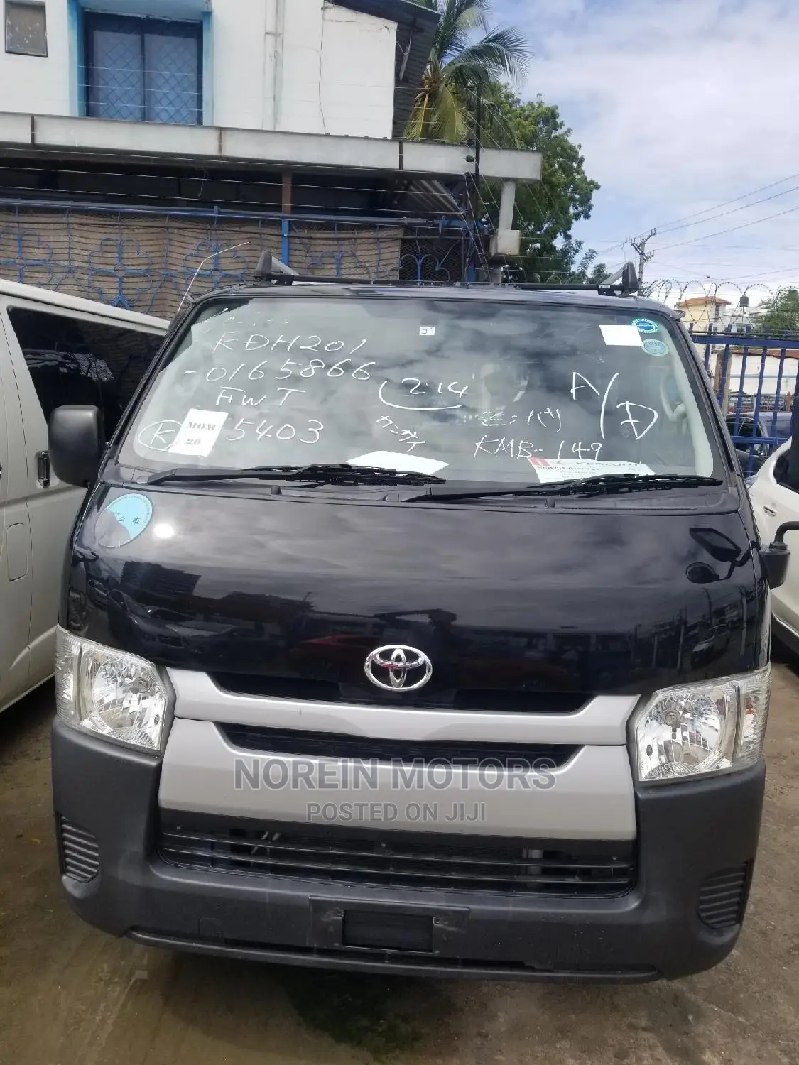 Toyota HiAce 2015 Black