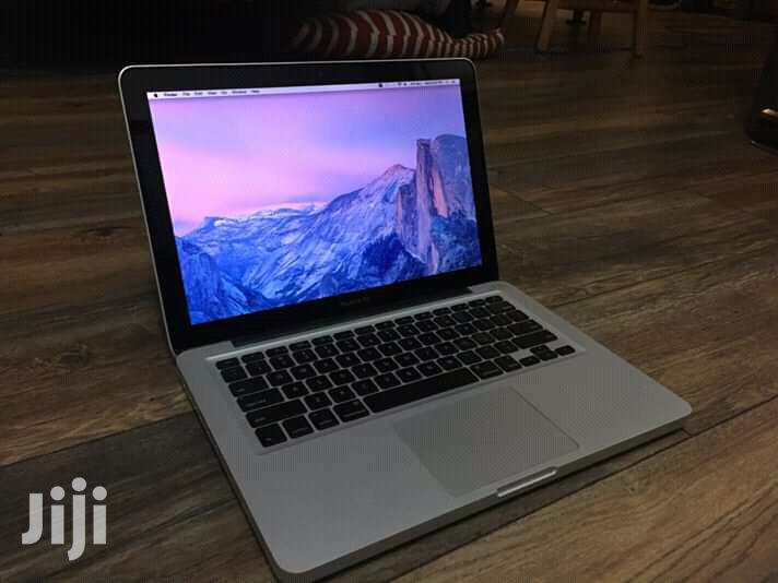 Laptop Apple MacBook Pro 4GB Intel Core i5 HDD 500GB