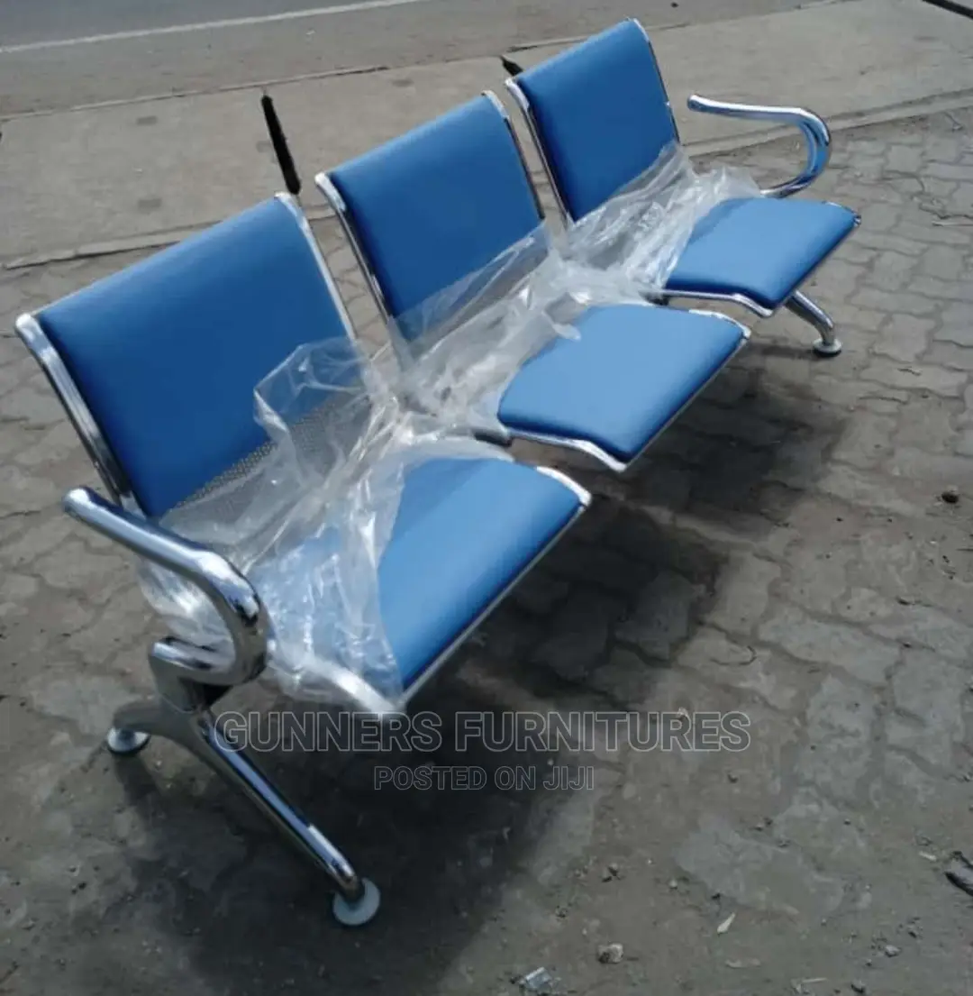 Airport Padded Link Chair.