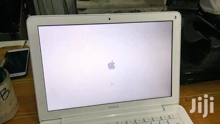 Laptop Apple MacBook 4GB Intel Core 2 Duo HDD 320GB