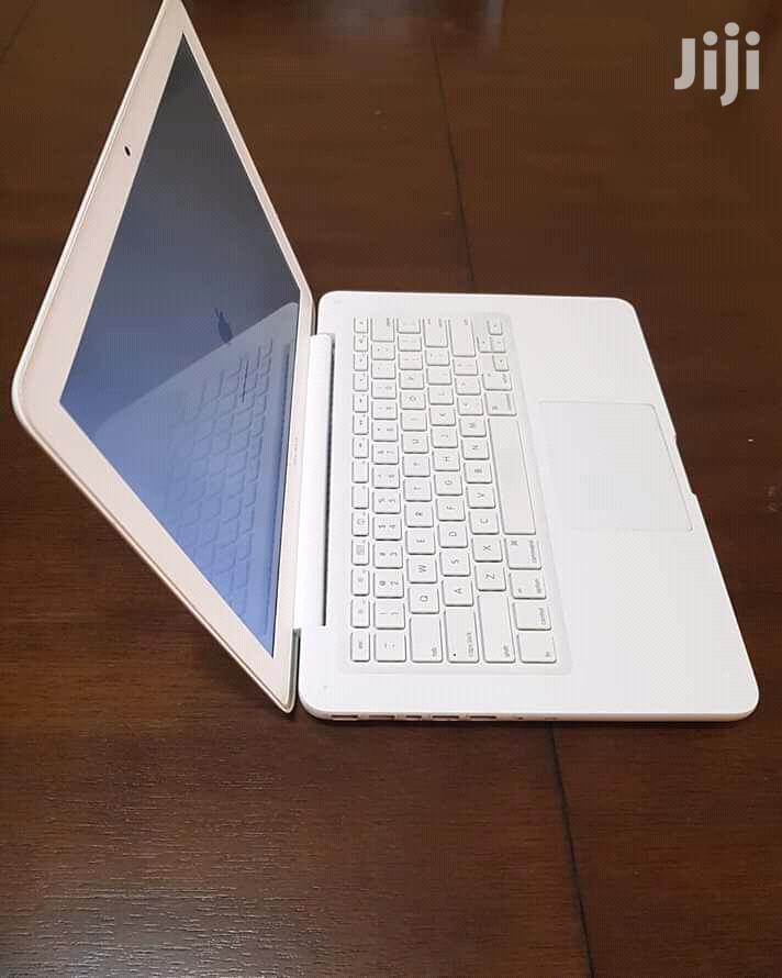 Laptop Apple MacBook 4GB Intel Core 2 Duo HDD 320GB