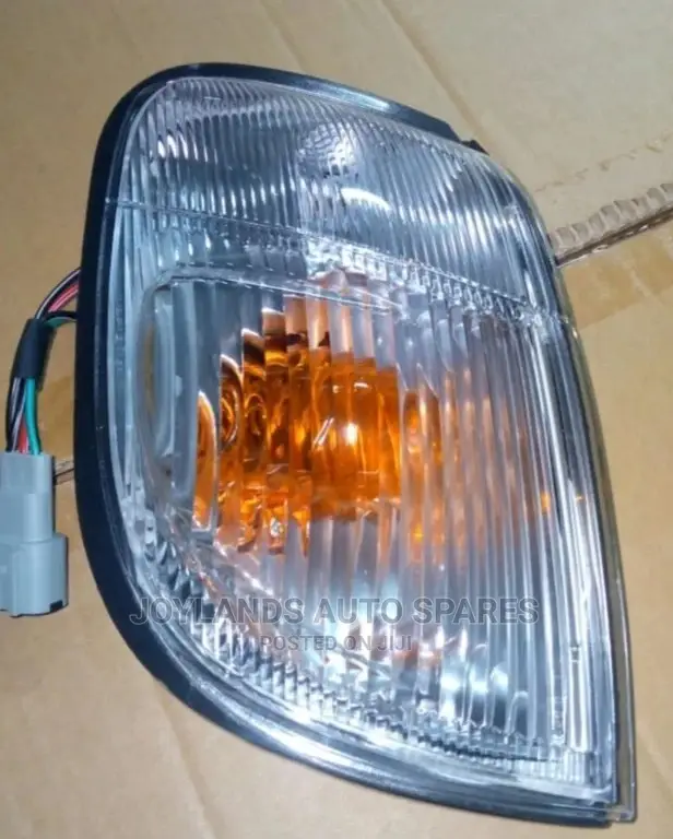 Corner Lamp Nissan Hardbody/Frontier Short Fitting