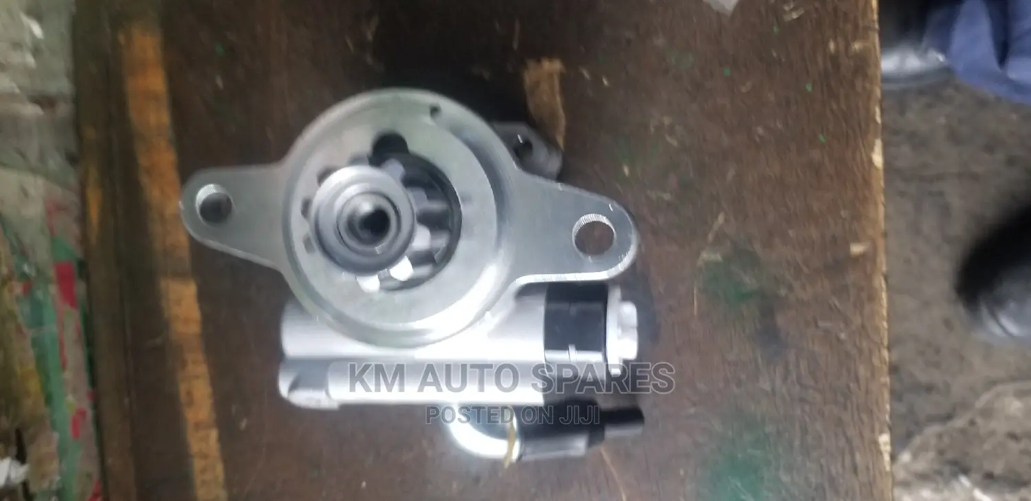Toyota 1kd Power Steering Pump for Prado, Hilux, Hiace.
