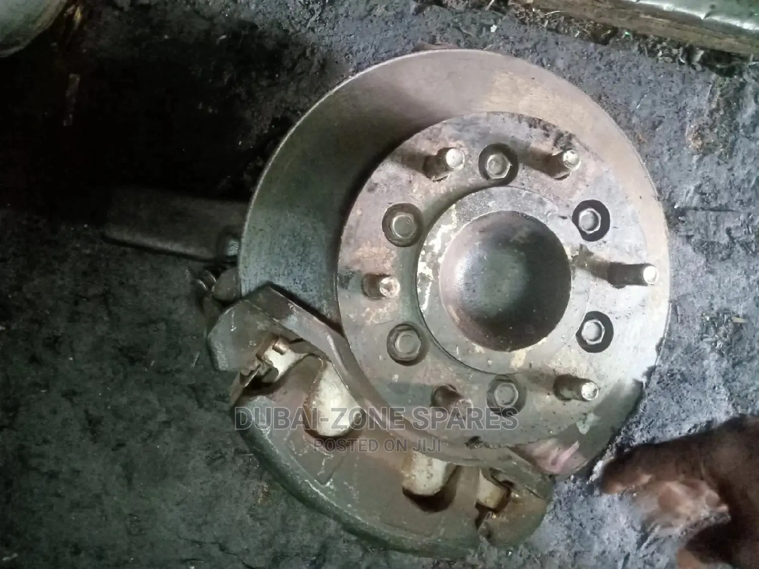 Front Wheel Hubs Complete Nissan Caravan E25,Zd30.