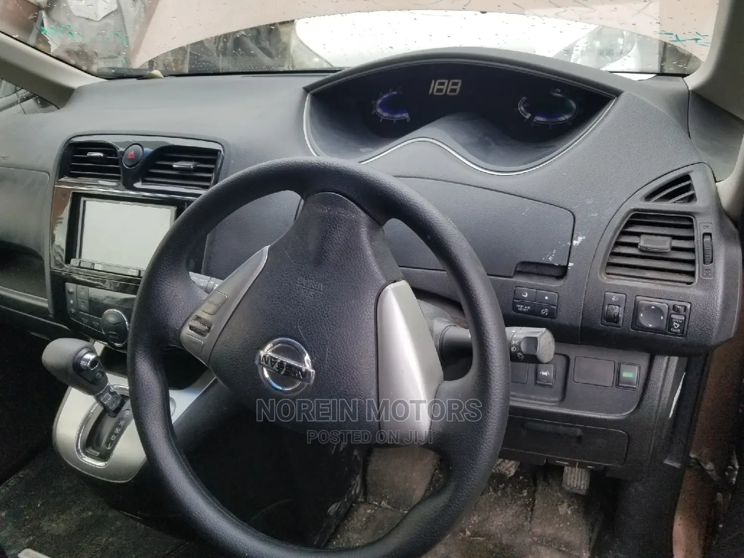 Nissan Serena 2015 Brown