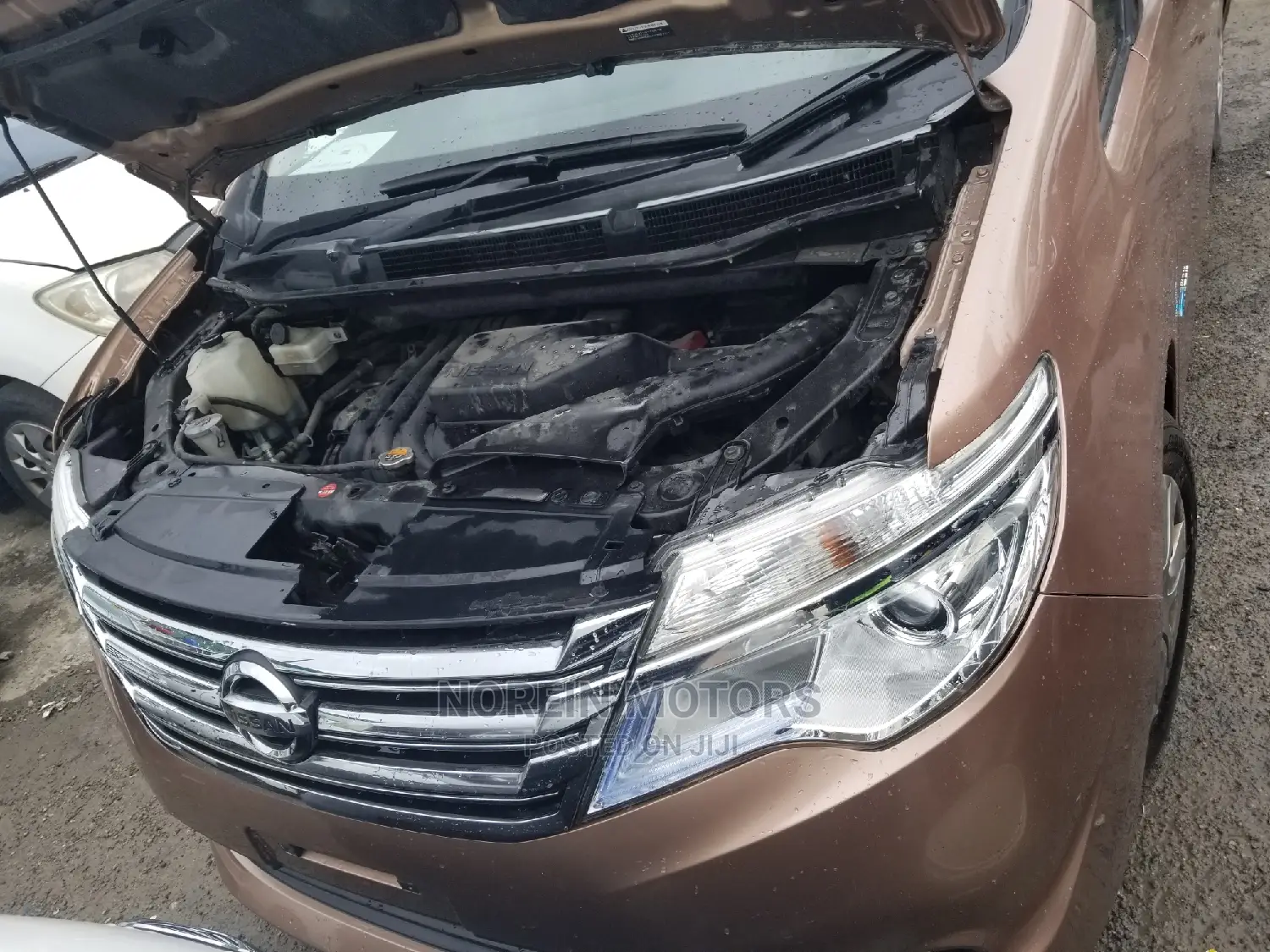 Nissan Serena 2015 Brown