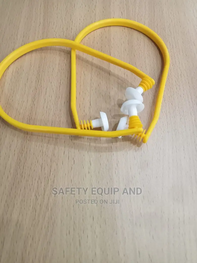 Ear Plugs/With Plastic Neck Ring