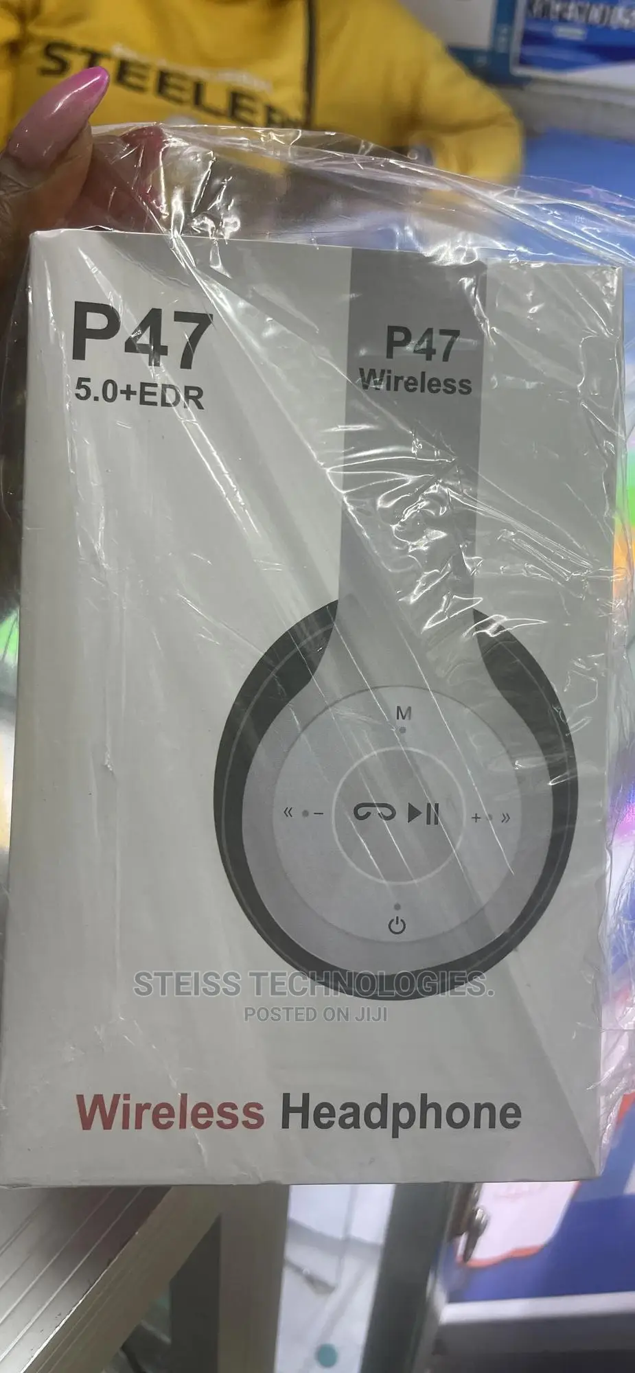 P47-Wireless-Headphones 