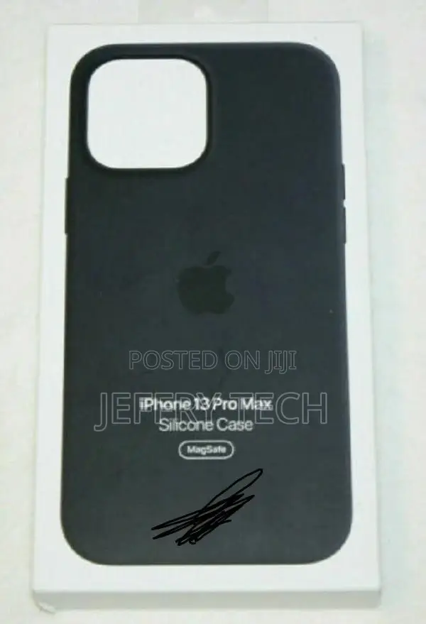 Apple - iPhone 13 Pro Max Silicone Case With Magsafe - Midni