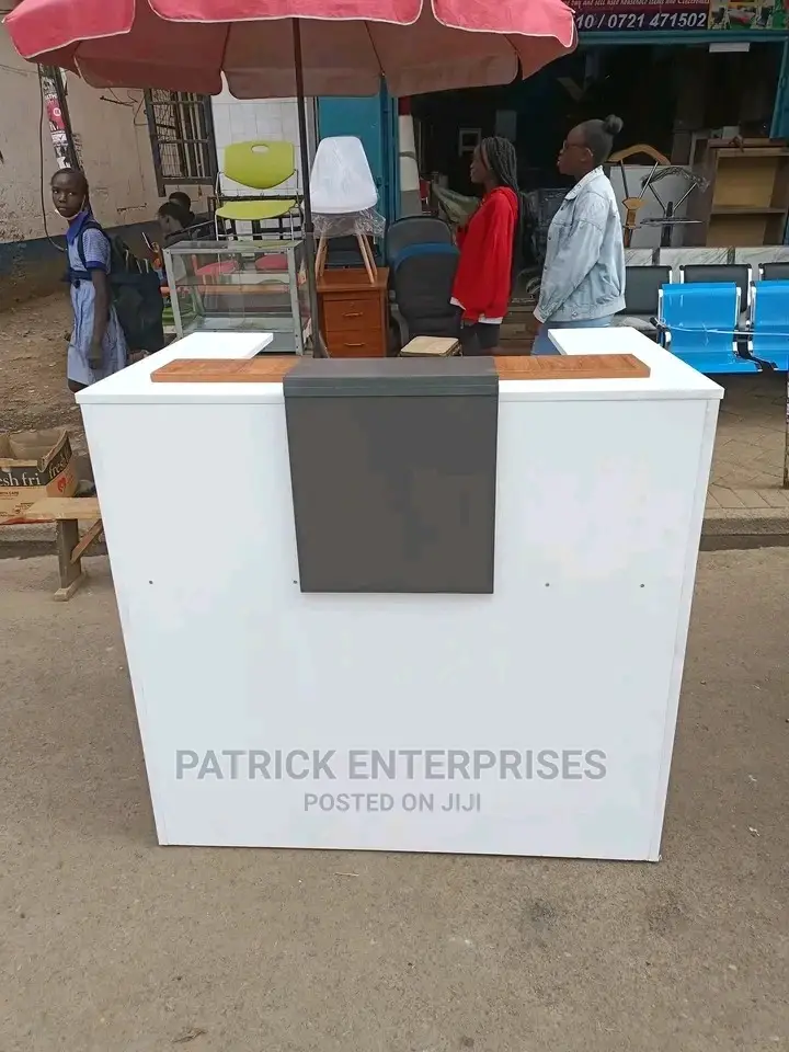 Executive Reception Desk 1.4 Mtrs Available