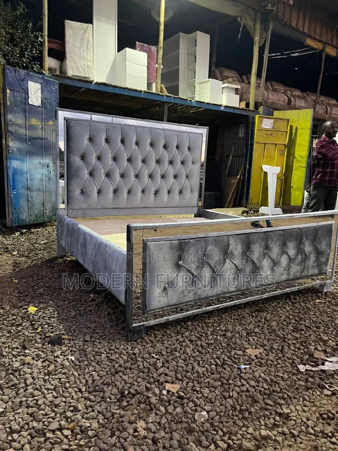 6/6 Tufted Bed,Mirrored Frame