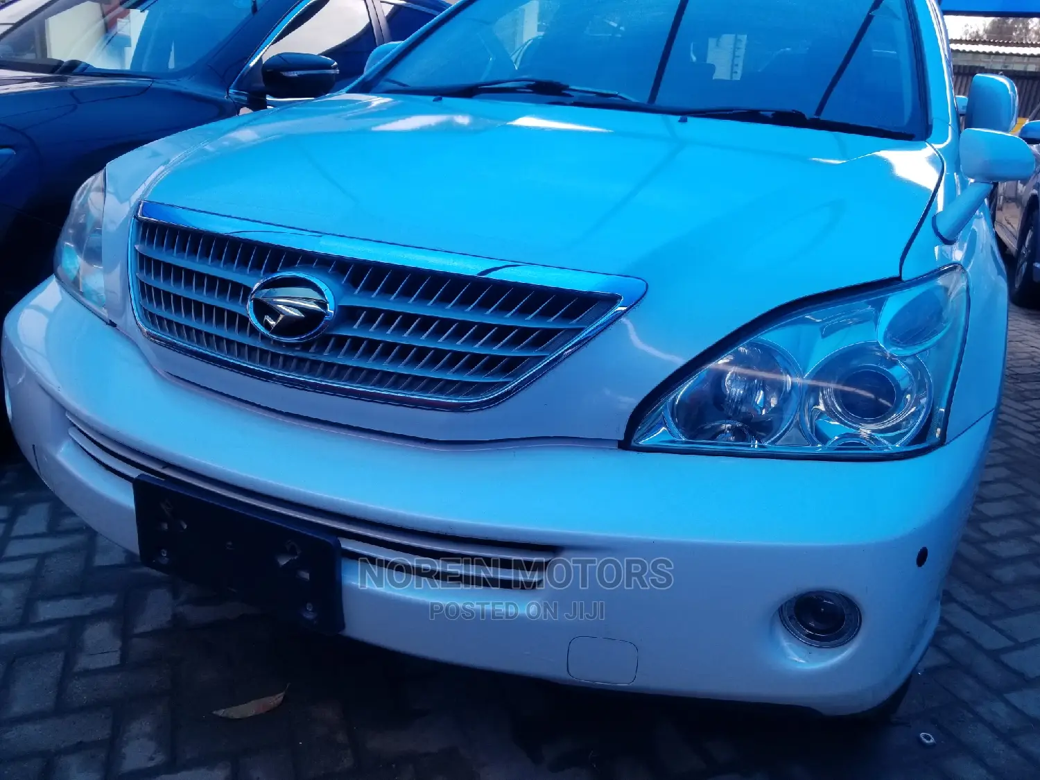 Toyota Harrier 3.3 Hybrid 4WD 2011 White