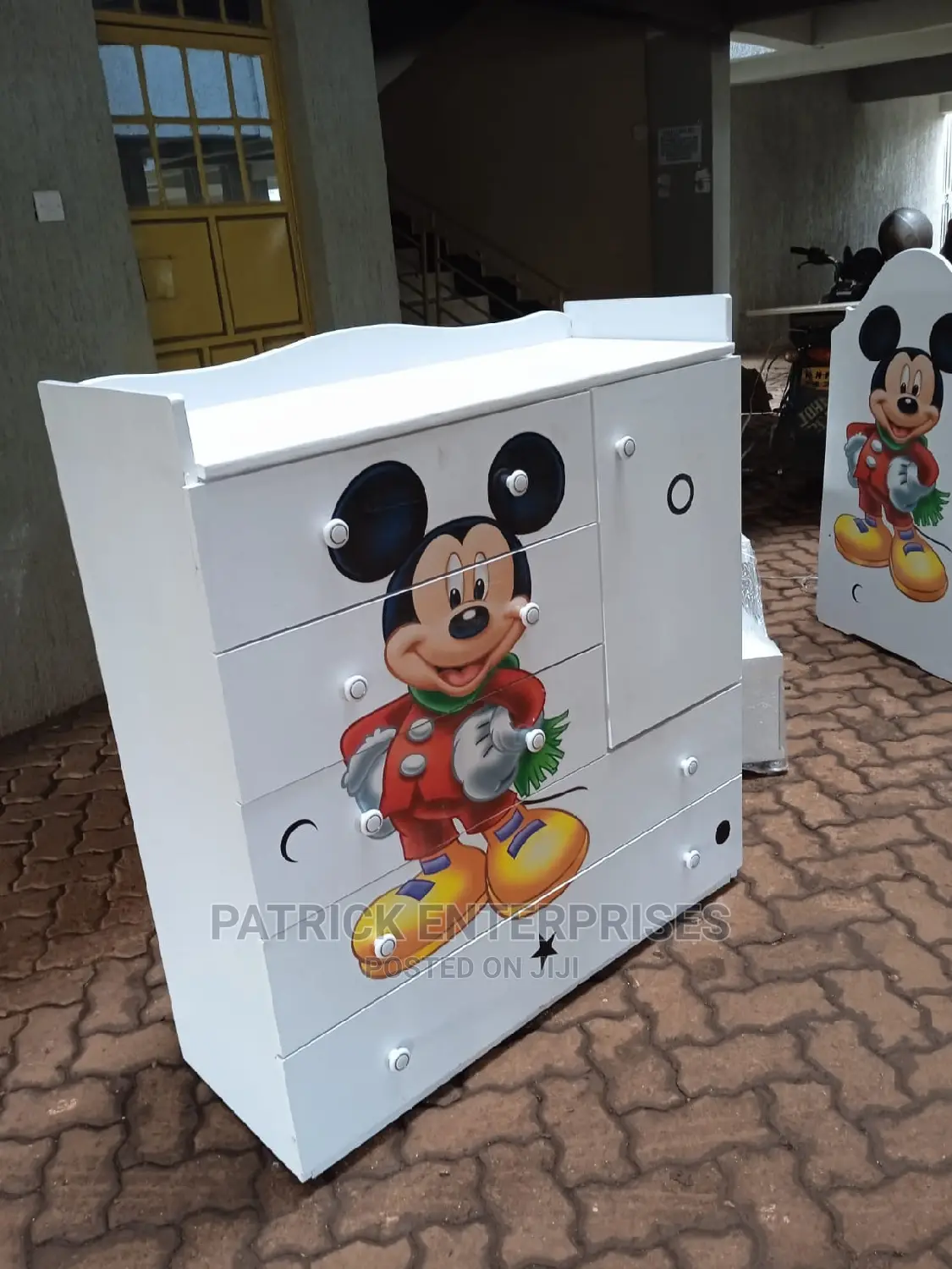 Chest of Drawers 4 by 4 Fitts