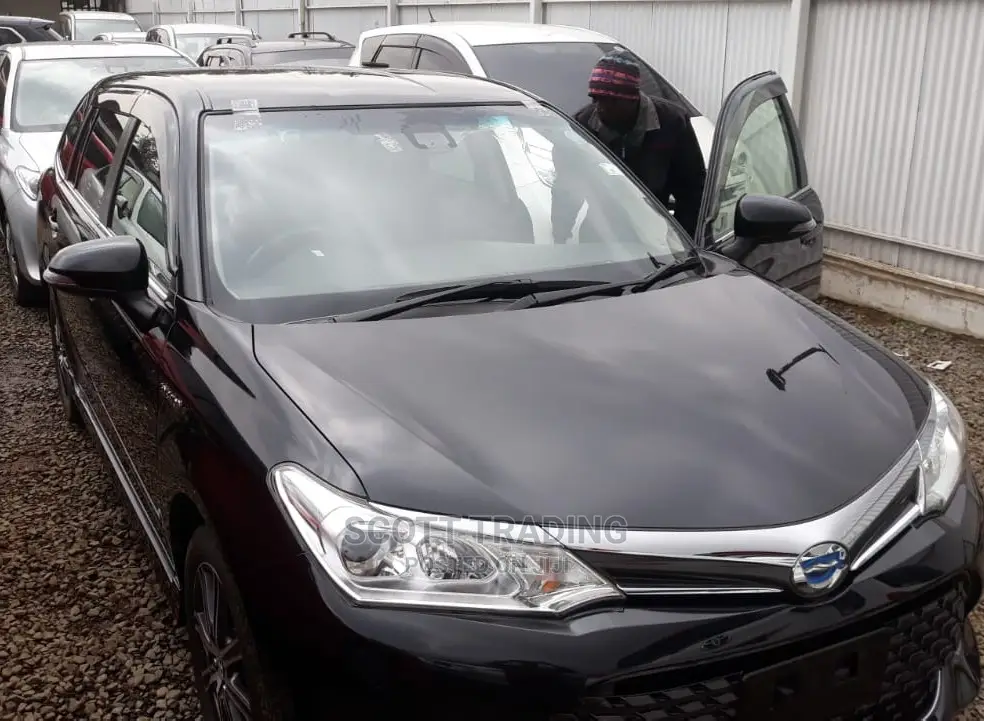 Toyota Fielder 2016 Front Windscreen