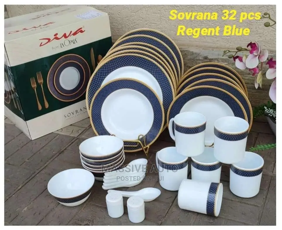 A Set Of32pcs Dinner Set Is Available