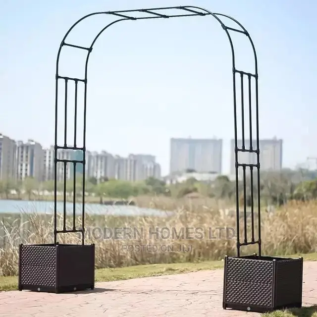 Elegant Steel Arch Flower Frame Design Garden