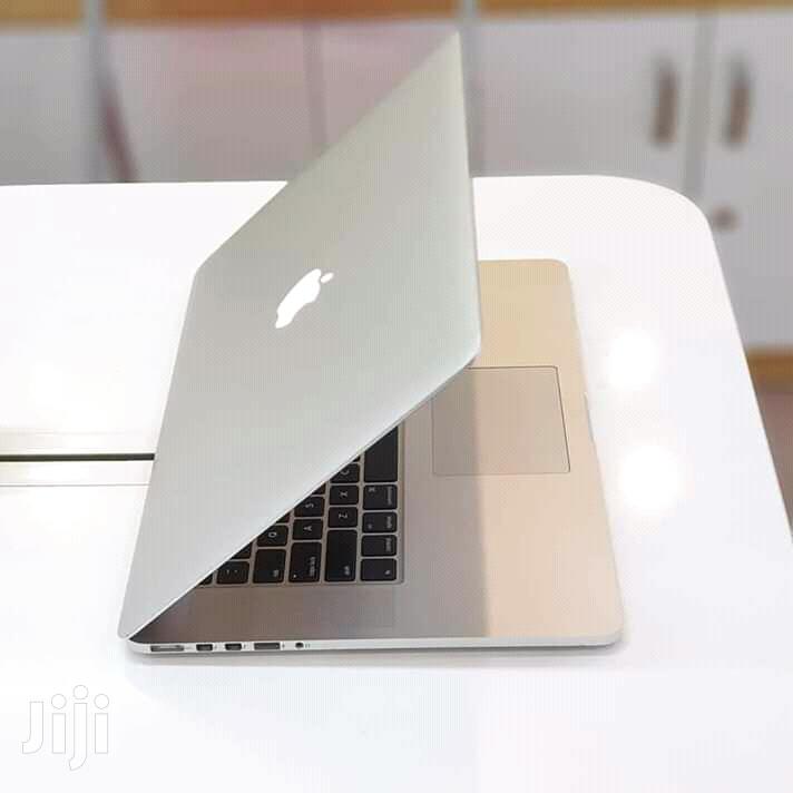 Laptop Apple MacBook Pro 4GB Intel Core i5 HDD 500GB
