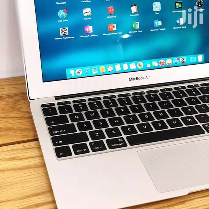 Laptop Apple MacBook Air 8GB Intel Core i5 SSD 256GB