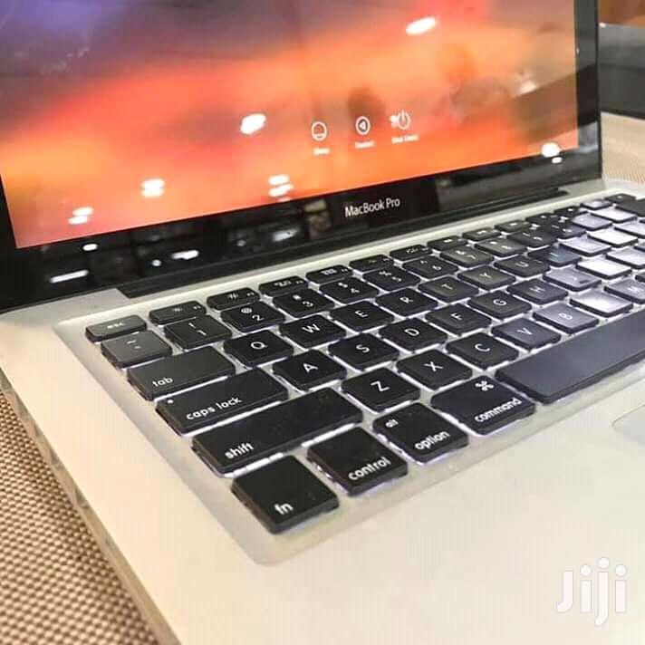 Laptop Apple MacBook Pro 4GB Intel Core i5 HDD 500GB