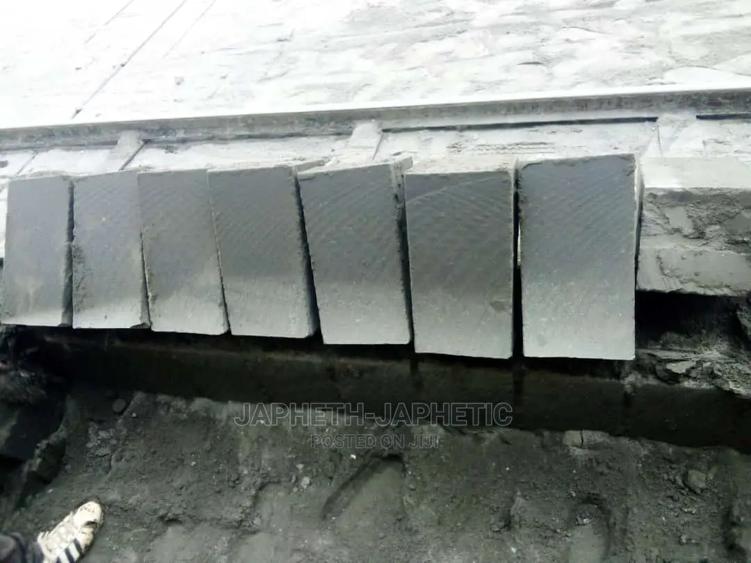 Ndarugo "Blue Machine Cut Stone