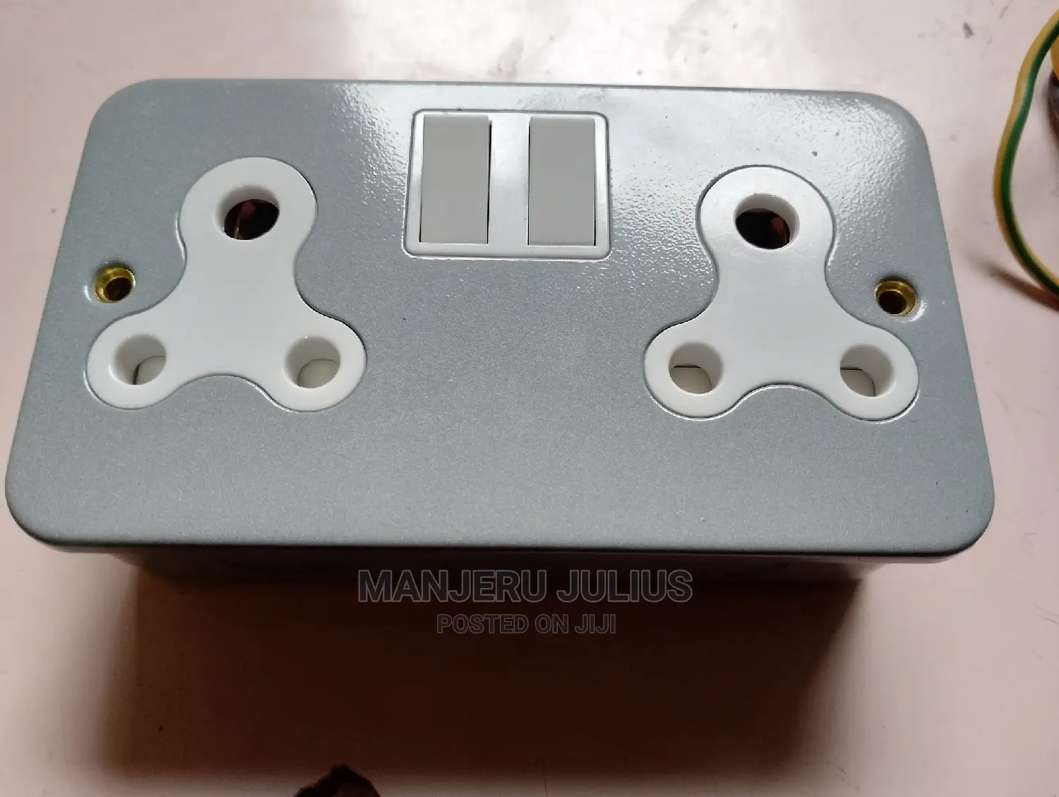 15 Ams Metallic Twin Sockets