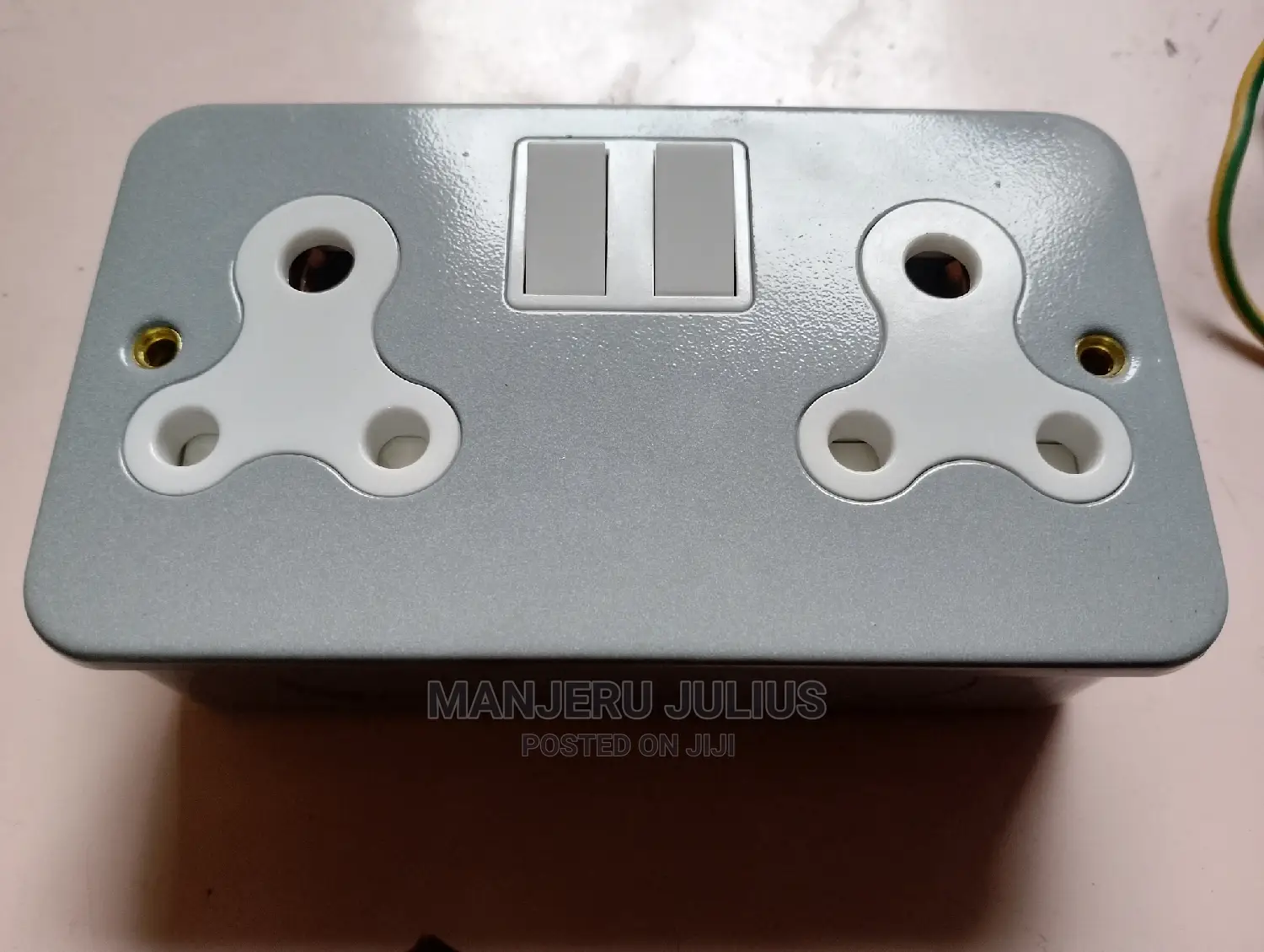 15 Ams Metallic Twin Sockets