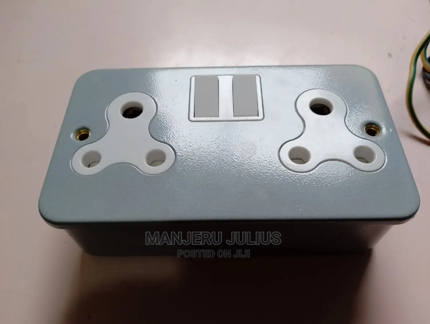 15 Ams Metallic Twin Sockets