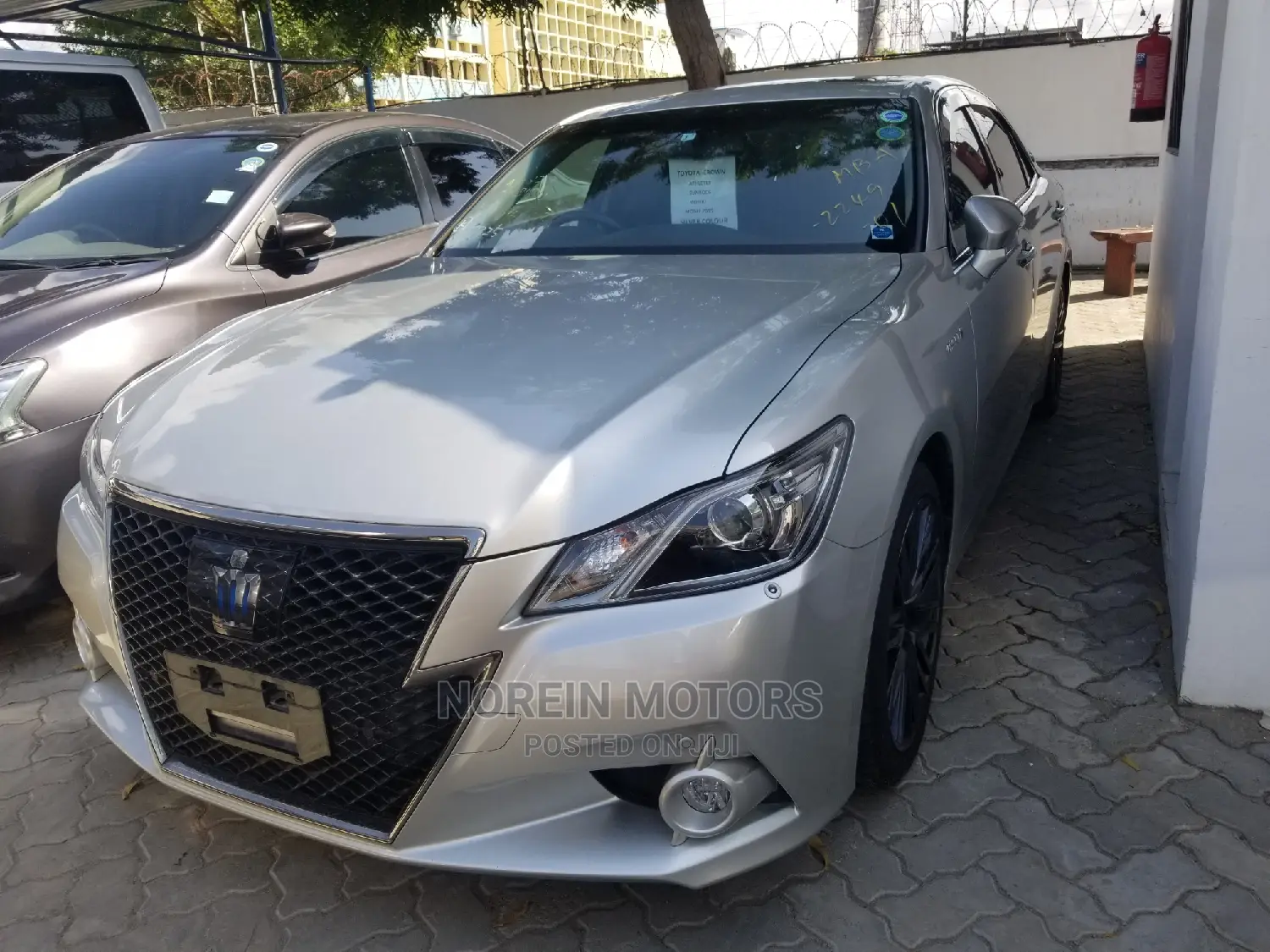 Toyota Crown 2015 Silver