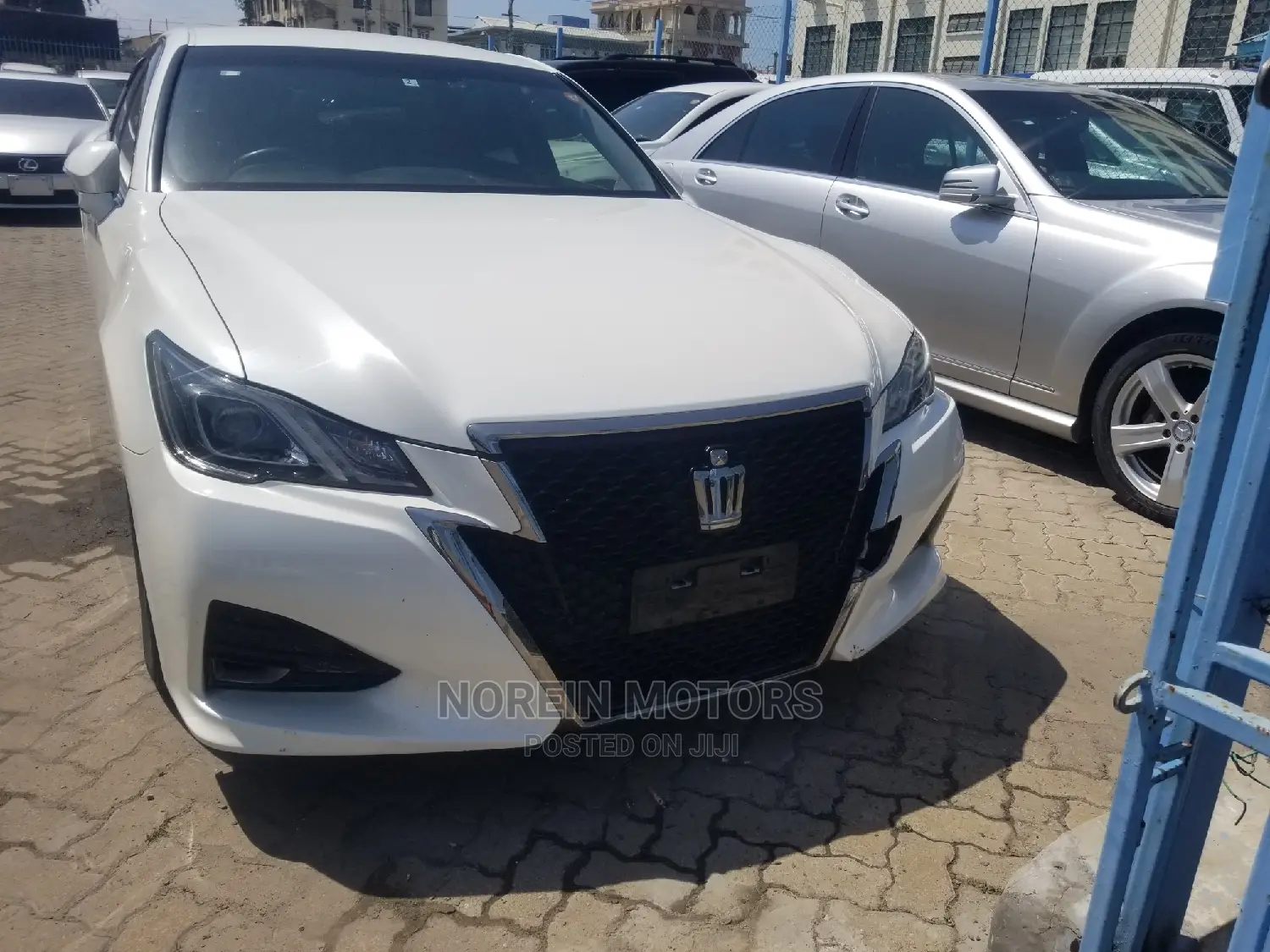 Toyota Crown 2014 Off White