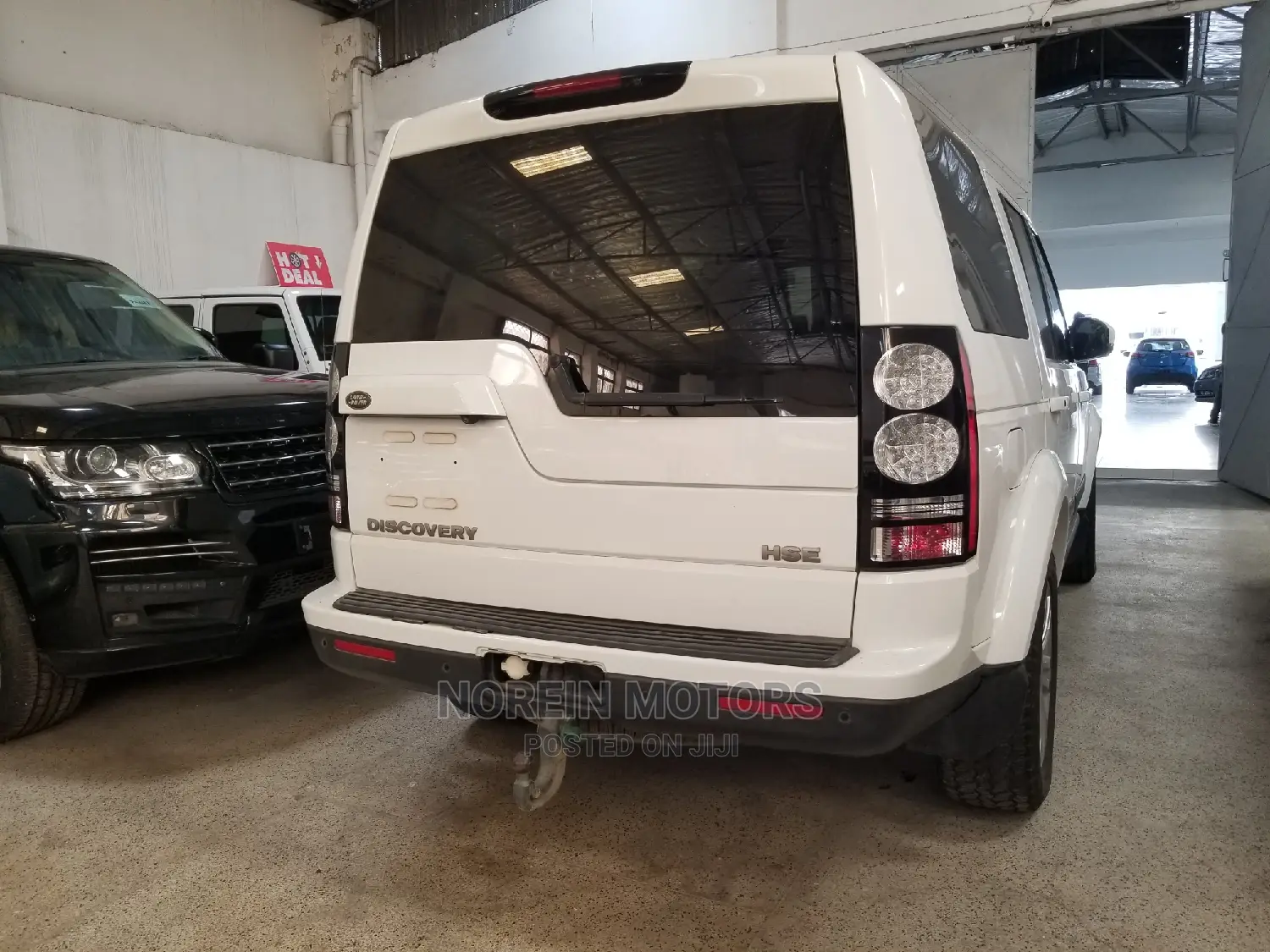 Land Rover Discovery 2015 White
