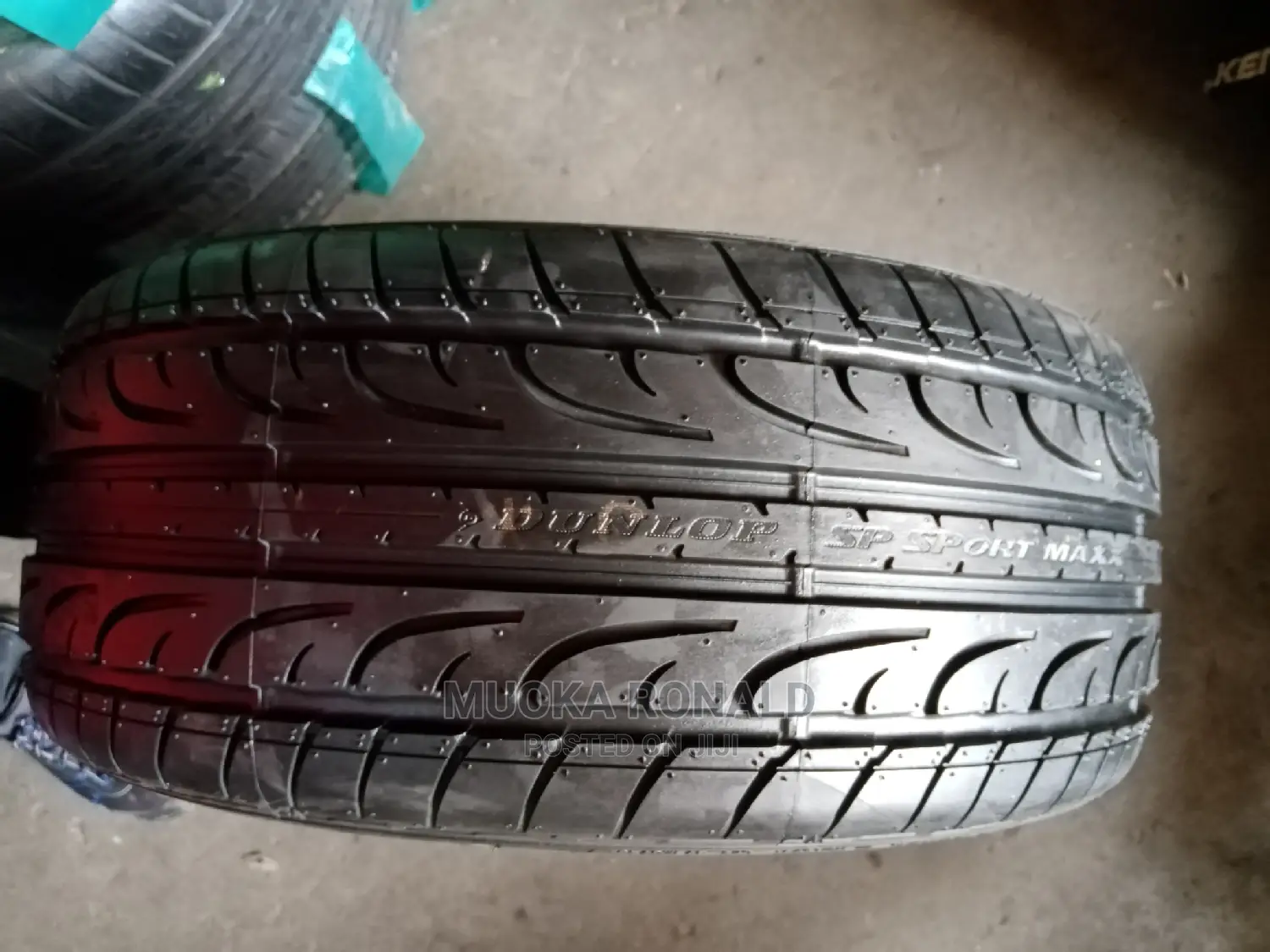 245/40r19 Dunlop Tyre