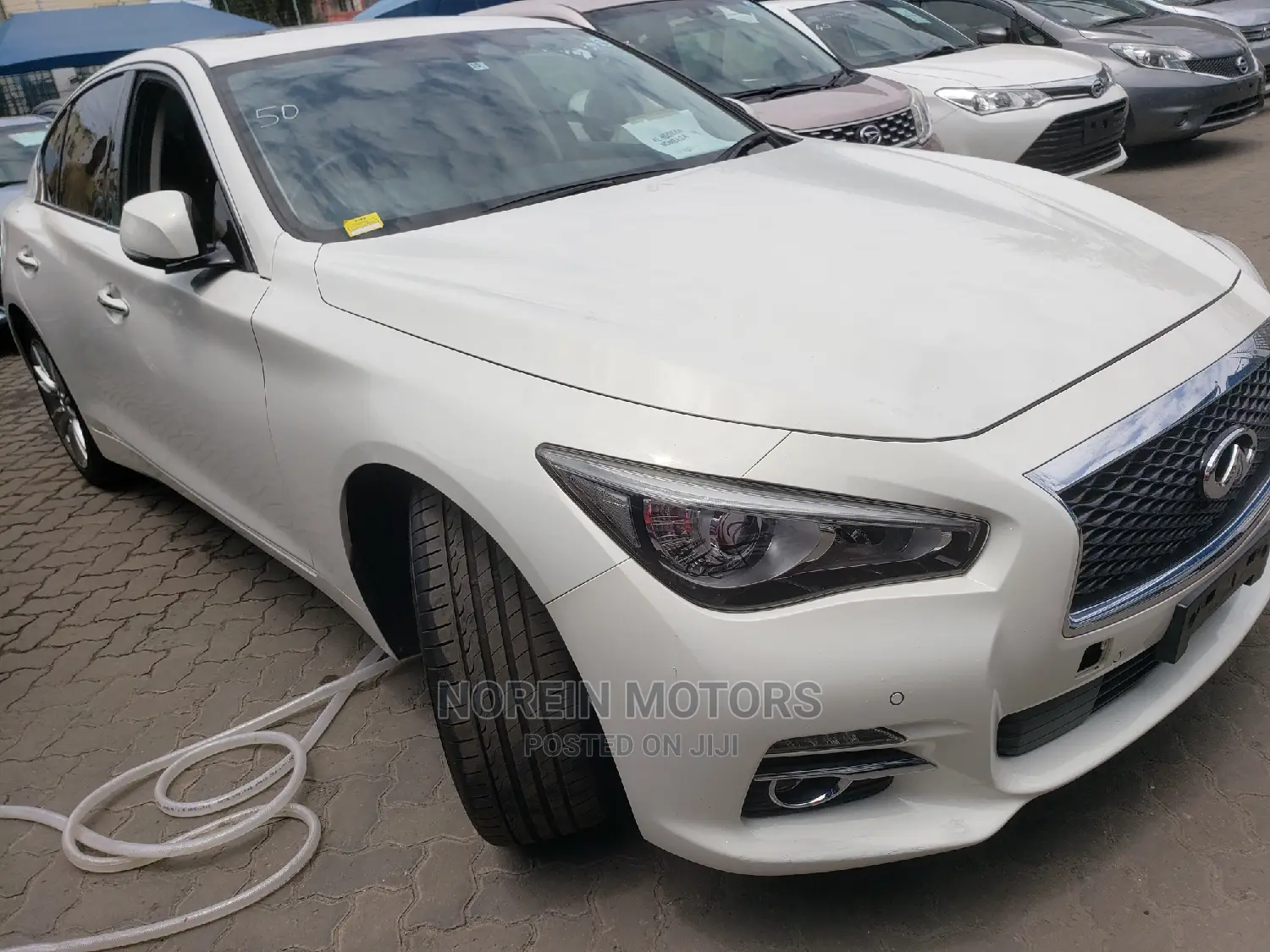 Nissan Skyline 2015 White
