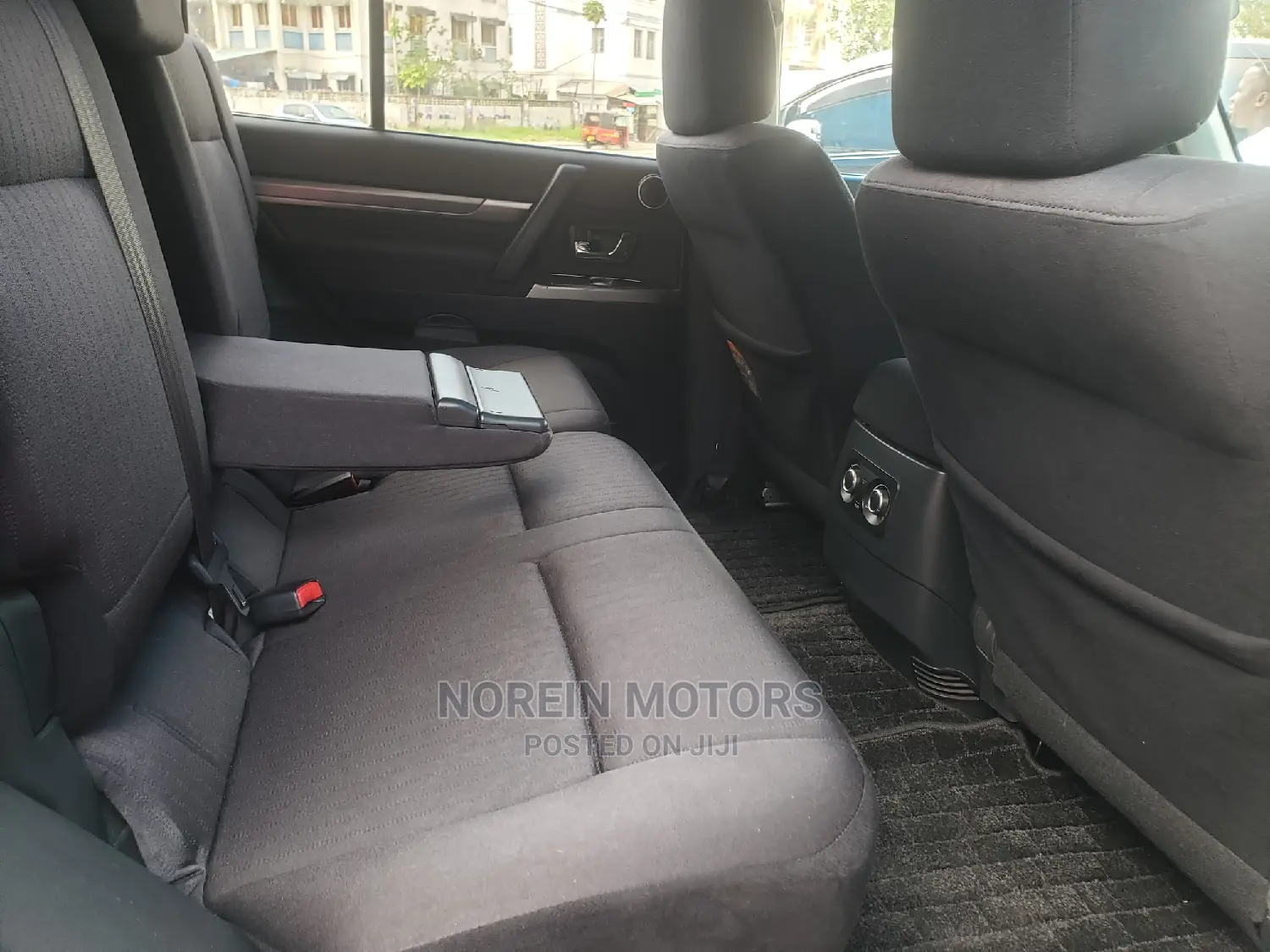 Mitsubishi Pajero 2015 Off White