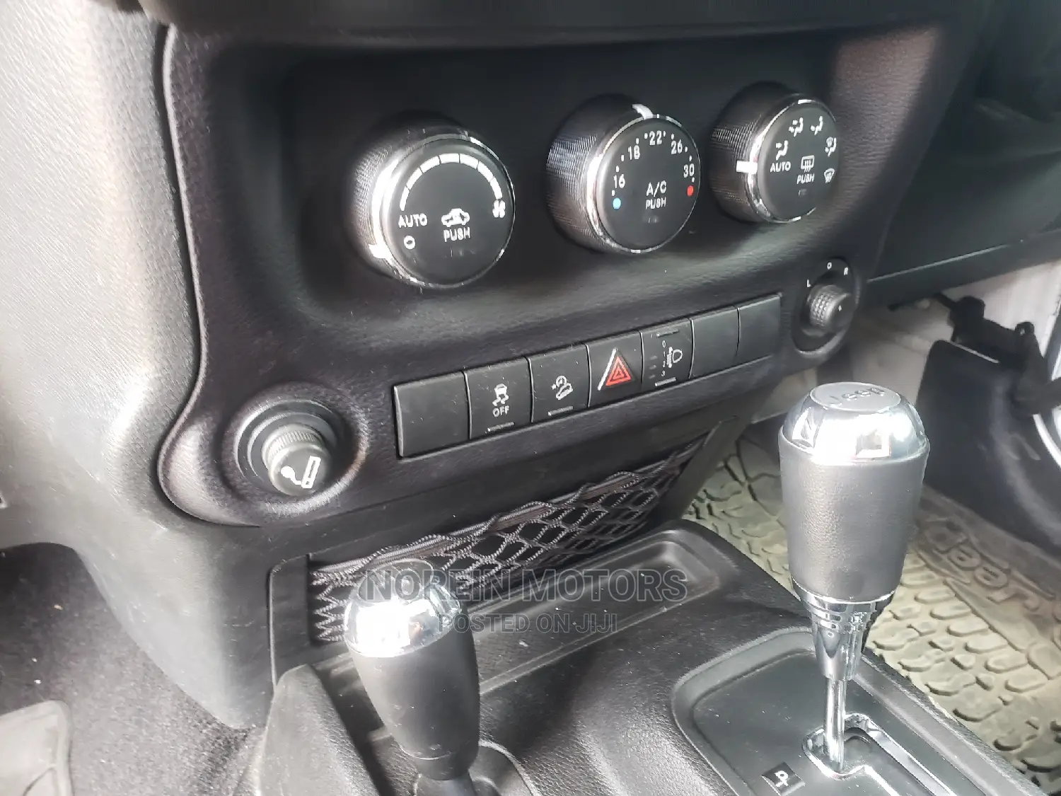 Jeep Wrangler 2015 Off White