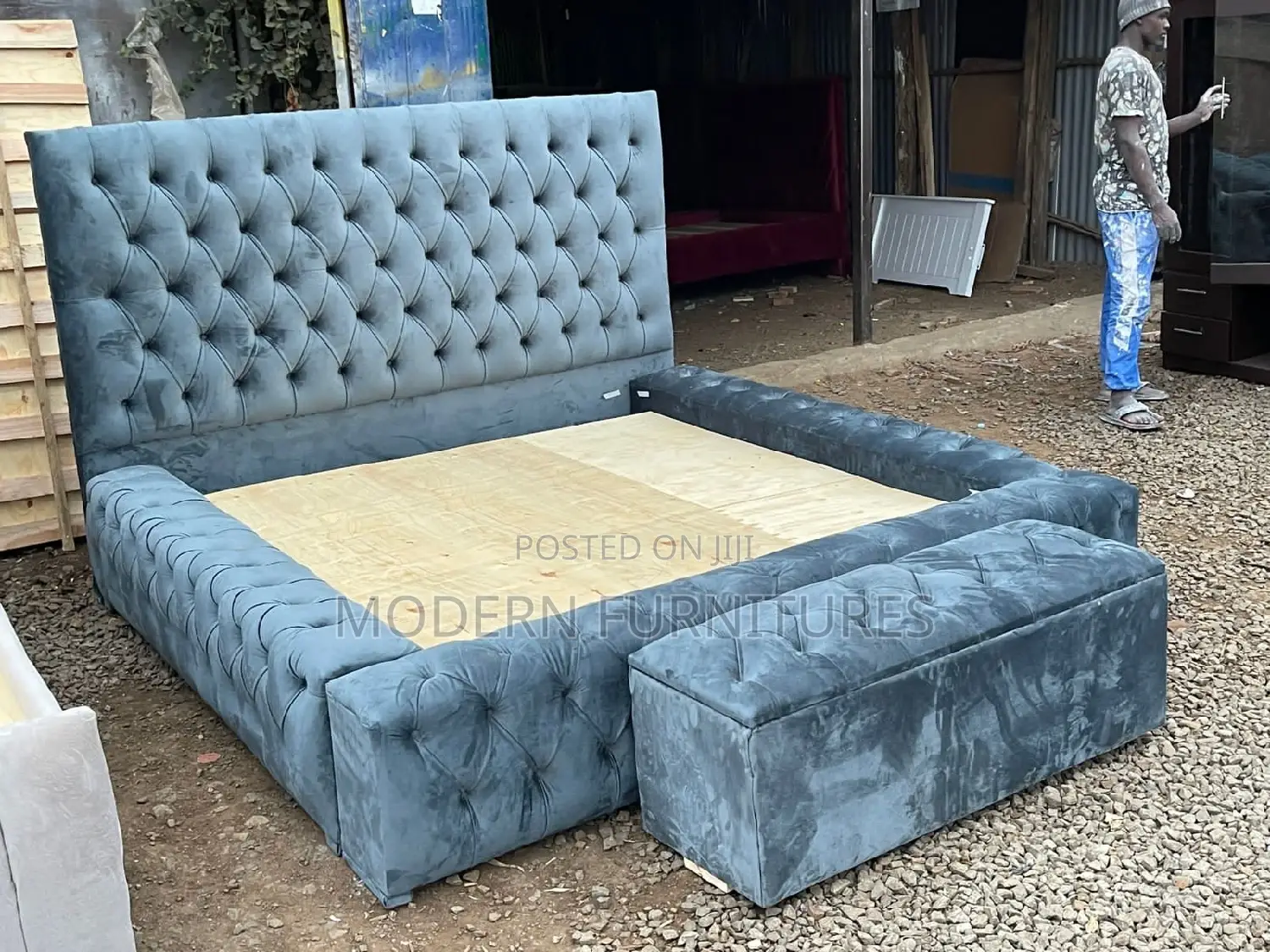 6/6 Tufted Bed