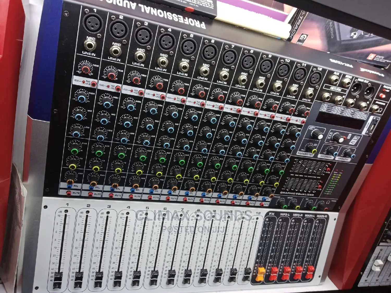 Yamaha 12 Channels Powered Mixer