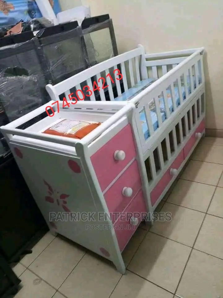 Morden Wooden Baby Cot Plus Side Drawers