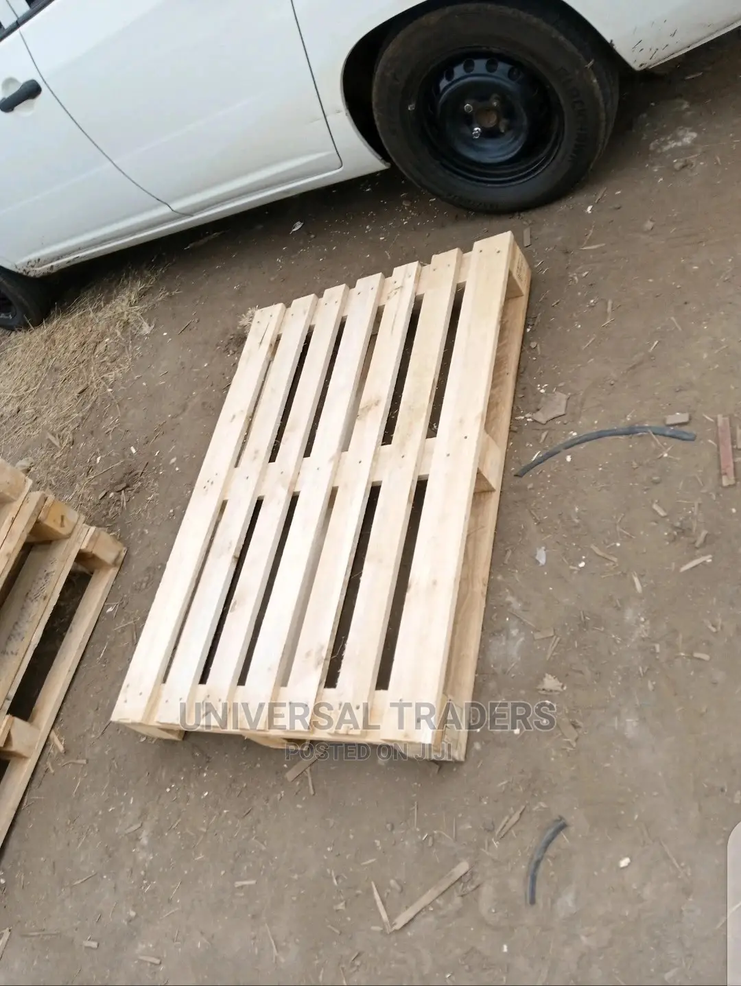 STORAGE PALLETS - Plastic and Also Wooden Pallets