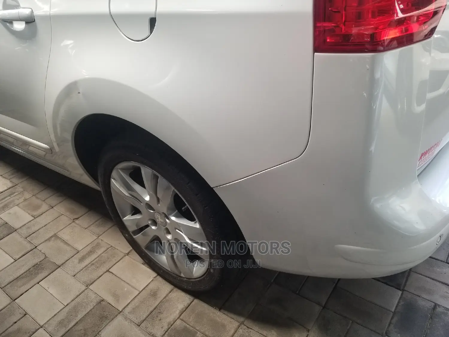 Peugeot 5008 2015 Off White