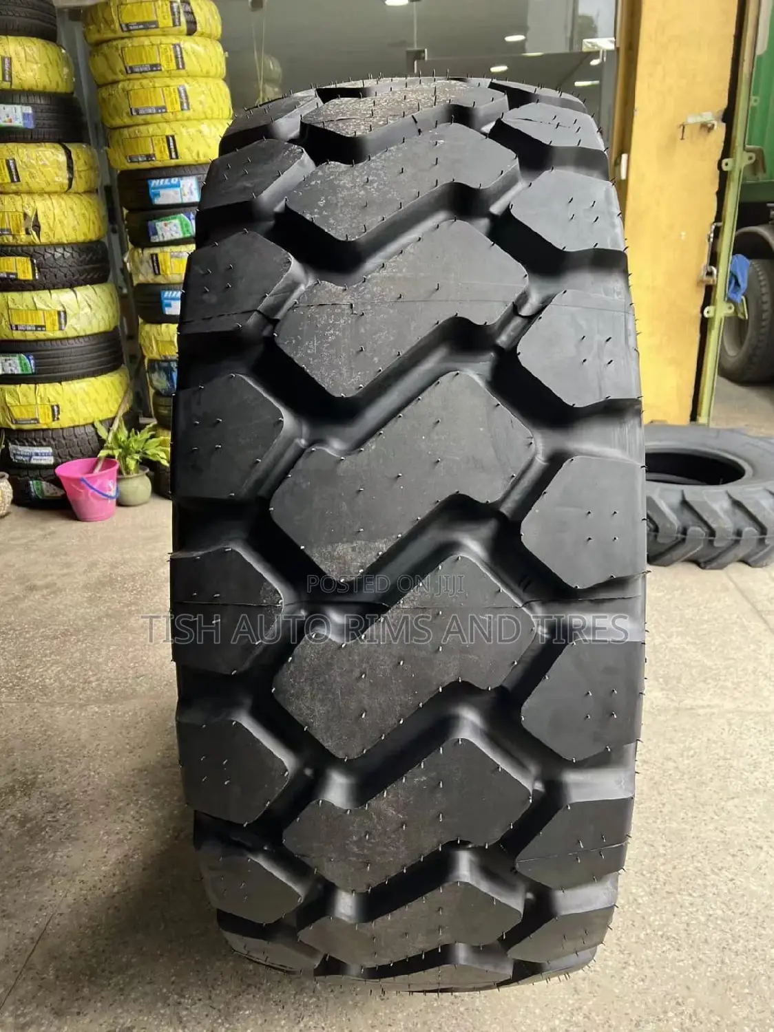 23.5R25 Amour Still Radial