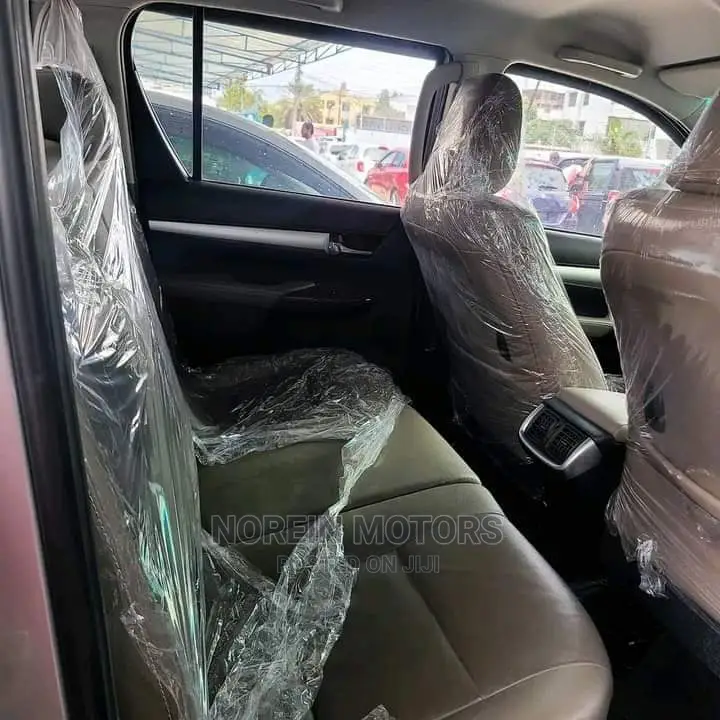 Toyota Hilux 2015 Silver