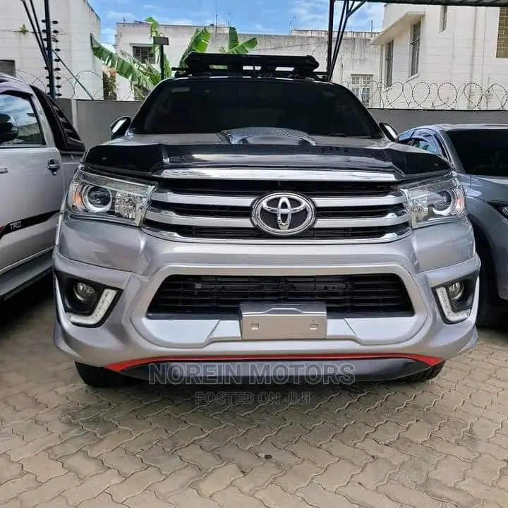 Toyota Hilux 2015 Silver