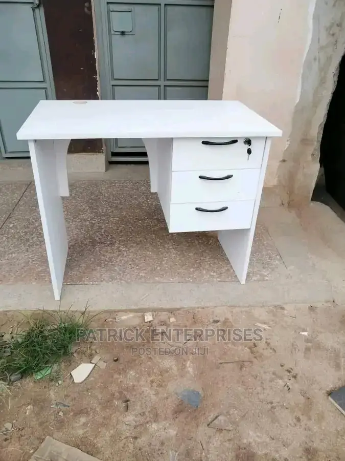 Manicure Desk 1 Mtr