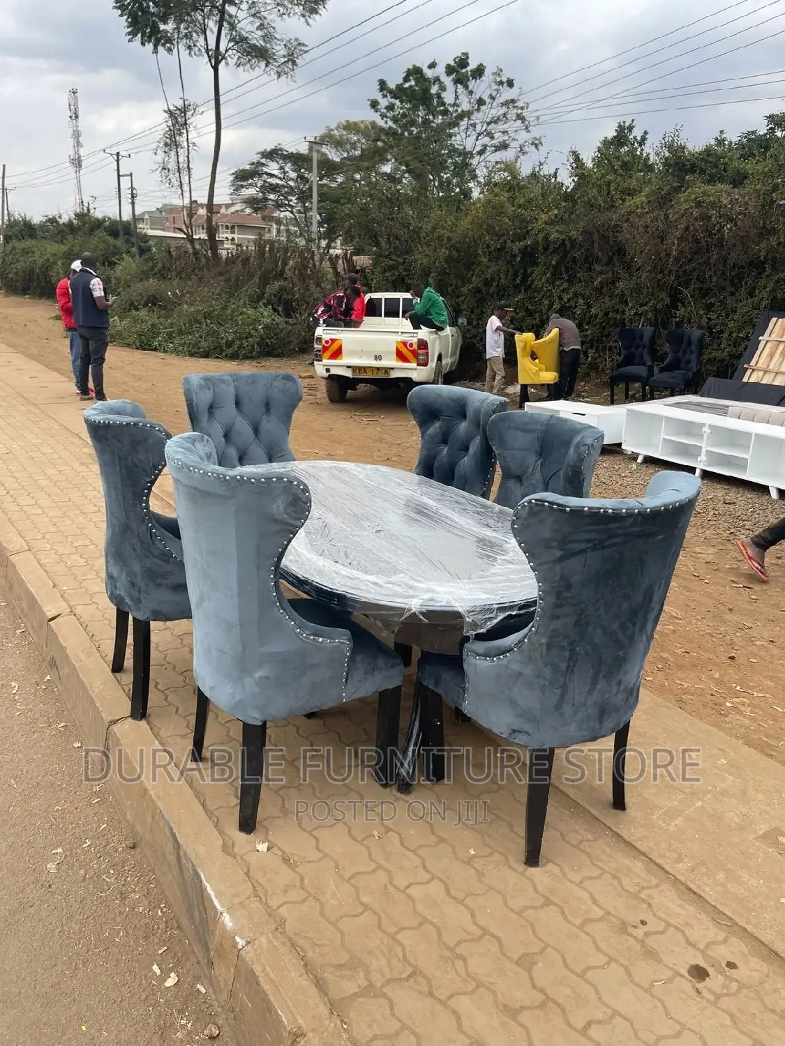 Dinnind Table
