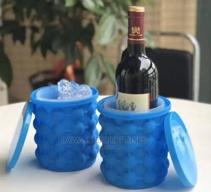 Ice Cube Maker Bucket