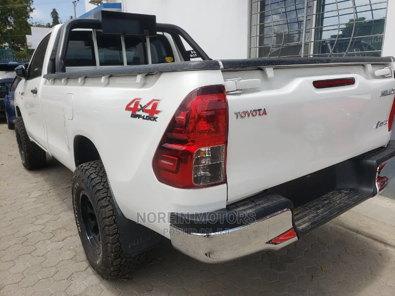 Toyota Hilux 2015 White