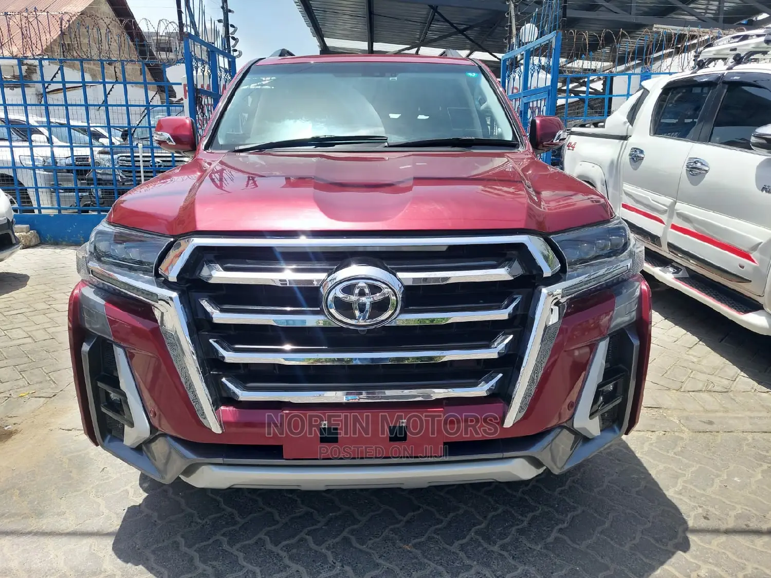 Toyota Land Cruiser 2016 Red